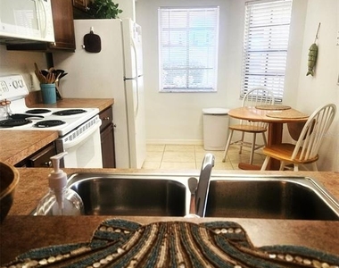 307 Pine Hollow Circle - Photo Thumbnail 33