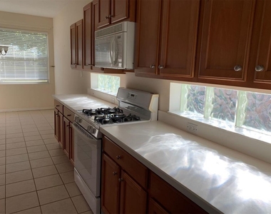 2274 Boxwood Street - Photo Thumbnail 4