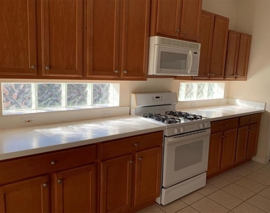 2274 Boxwood Street - Photo Thumbnail 3