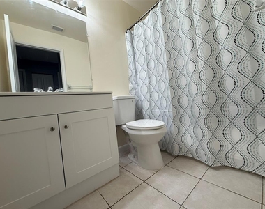 3236 Montclair Circle - Photo Thumbnail 16