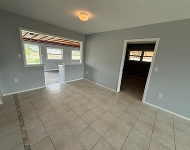 3236 Montclair Circle - Photo Thumbnail 4