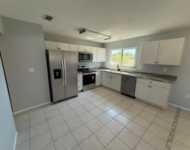 3236 Montclair Circle - Photo Thumbnail 5