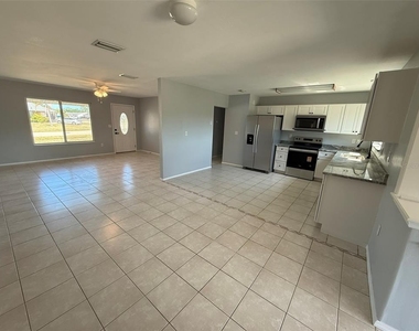 3236 Montclair Circle - Photo Thumbnail 8