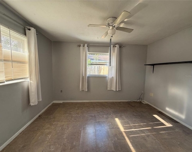 2402 9th Street E - Photo Thumbnail 13