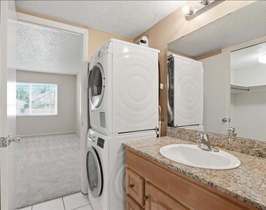 3700 S Osprey Avenue - Photo Thumbnail 24