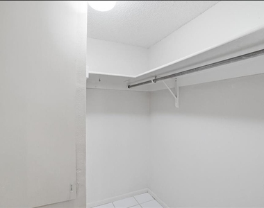 3700 S Osprey Avenue - Photo Thumbnail 23