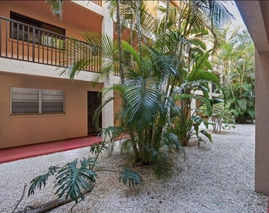 3700 S Osprey Avenue - Photo Thumbnail 3