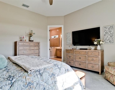 8609 Seascape Cove - Photo Thumbnail 10