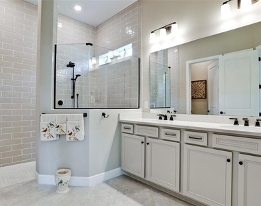 8609 Seascape Cove - Photo Thumbnail 5
