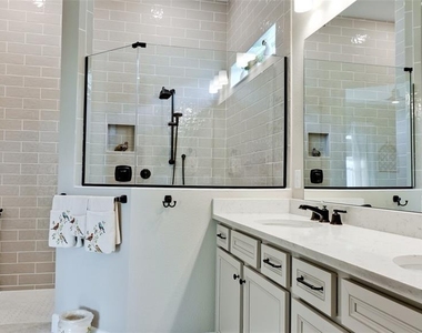 8609 Seascape Cove - Photo Thumbnail 17