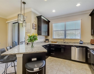 7811 52nd Terrace E - Photo Thumbnail 12