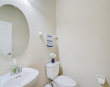 7811 52nd Terrace E - Photo Thumbnail 15