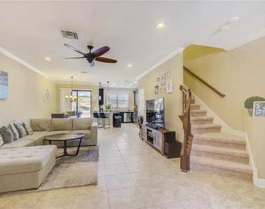7811 52nd Terrace E - Photo Thumbnail 3