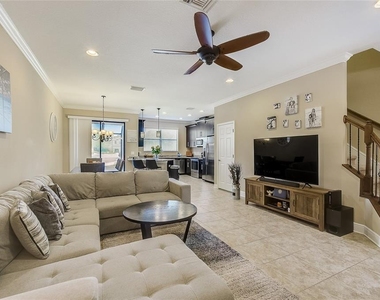 7811 52nd Terrace E - Photo Thumbnail 5