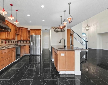 8607 51st Avenue W - Photo Thumbnail 4
