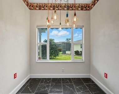 8607 51st Avenue W - Photo Thumbnail 10