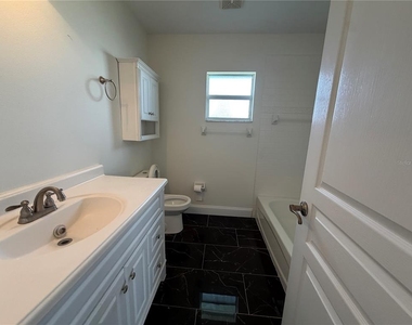 8607 51st Avenue W - Photo Thumbnail 17