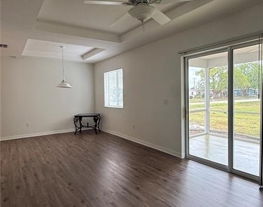 6100 Hoffman Street - Photo Thumbnail 3