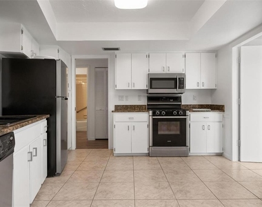 4212 Center Gate Lane - Photo Thumbnail 22