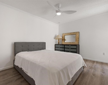 4212 Center Gate Lane - Photo Thumbnail 16