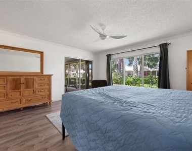 4212 Center Gate Lane - Photo Thumbnail 11