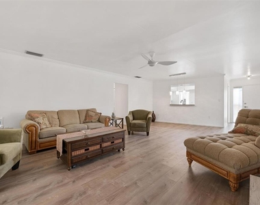4212 Center Gate Lane - Photo Thumbnail 7