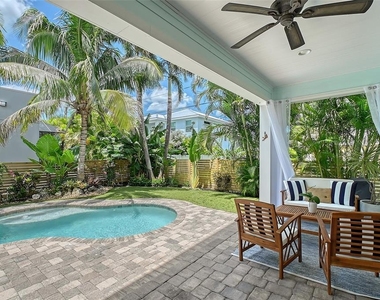 1738 Siesta Drive - Photo Thumbnail 19
