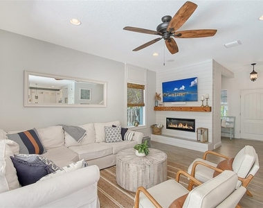 1738 Siesta Drive - Photo Thumbnail 8