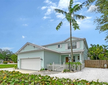 1738 Siesta Drive - Photo Thumbnail 1