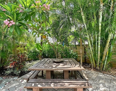 1738 Siesta Drive - Photo Thumbnail 40