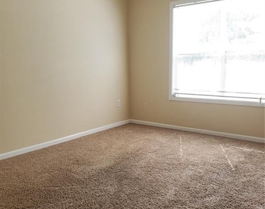 4802 51st Street W - Photo Thumbnail 6