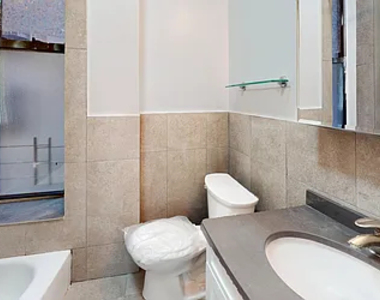 312 East 91st Street - Photo Thumbnail 4