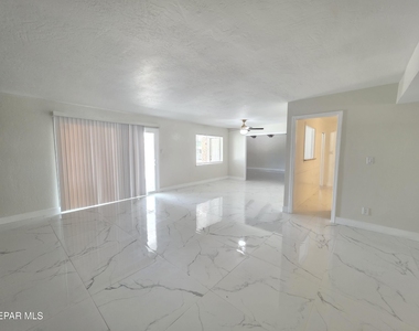 302 Quincy Avenue - Photo Thumbnail 10