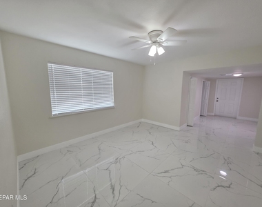 302 Quincy Avenue - Photo Thumbnail 20