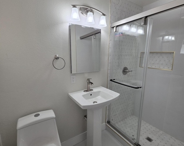 302 Quincy Avenue - Photo Thumbnail 27