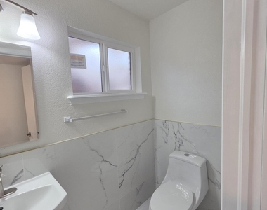 302 Quincy Avenue - Photo Thumbnail 9