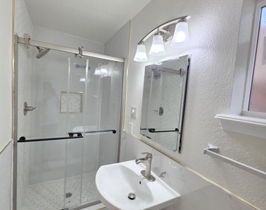 302 Quincy Avenue - Photo Thumbnail 8
