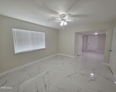 302 Quincy Avenue - Photo Thumbnail 21