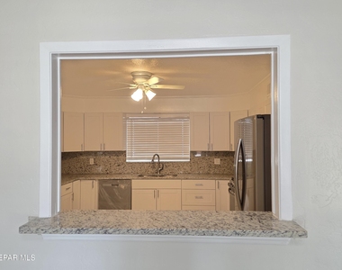 302 Quincy Avenue - Photo Thumbnail 14