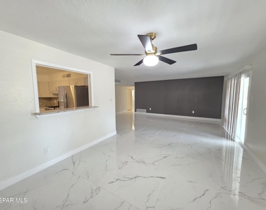 302 Quincy Avenue - Photo Thumbnail 11