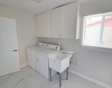 302 Quincy Avenue - Photo Thumbnail 30