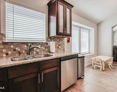 1013 Summer Lake Street - Photo Thumbnail 17