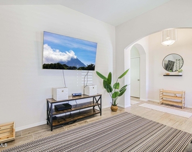 1013 Summer Lake Street - Photo Thumbnail 9