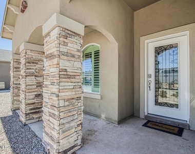 1013 Summer Lake Street - Photo Thumbnail 4
