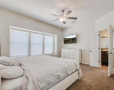 1013 Summer Lake Street - Photo Thumbnail 28
