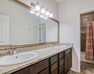 1013 Summer Lake Street - Photo Thumbnail 42