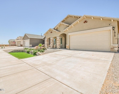 1013 Summer Lake Street - Photo Thumbnail 2