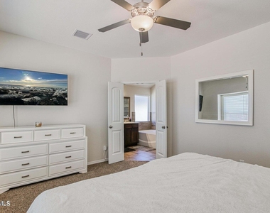 1013 Summer Lake Street - Photo Thumbnail 29