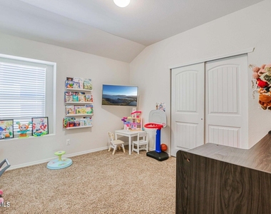 1013 Summer Lake Street - Photo Thumbnail 37