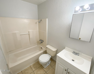 4700 Maxwell Avenue - Photo Thumbnail 5